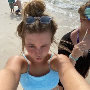 Meet your Posher, Alyssa